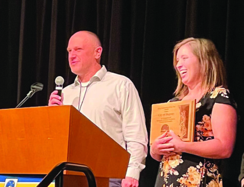 Borough manager  resigns,  supports Deach as  replacement