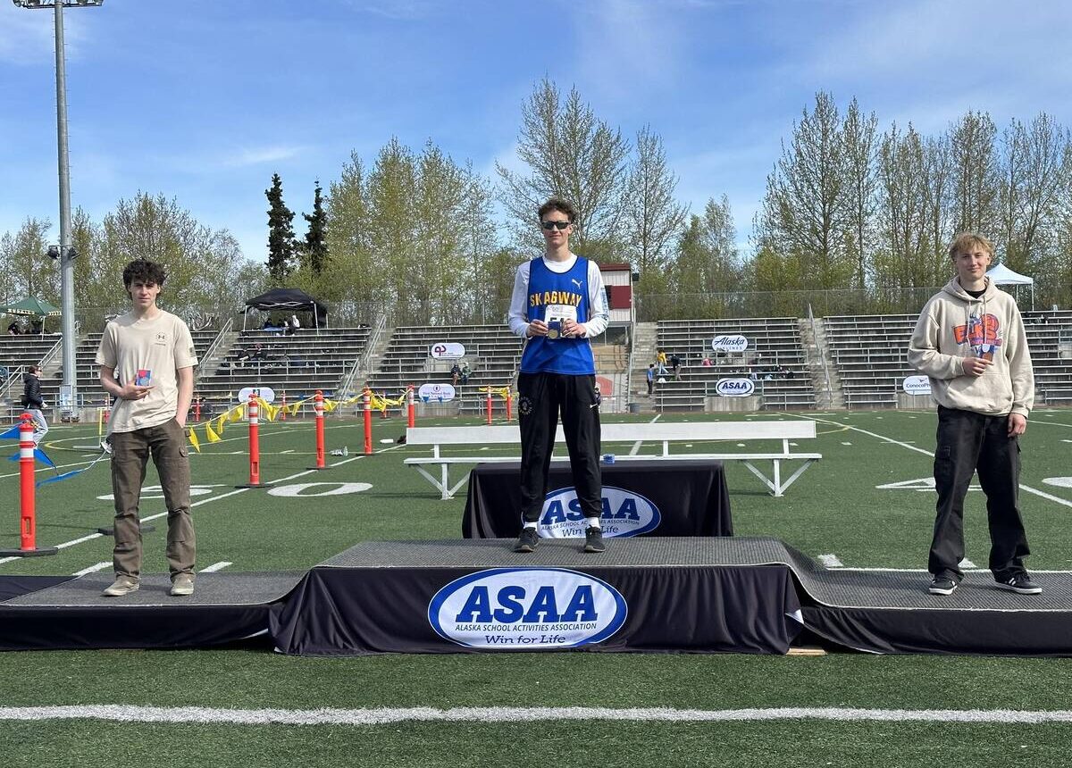 Borst soars to state high jump crown